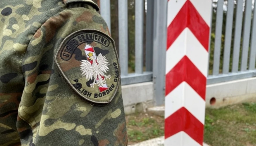 Станція метро «Центр» у Варшаві, де сталася зупинка руху через рюкзак на коліях
