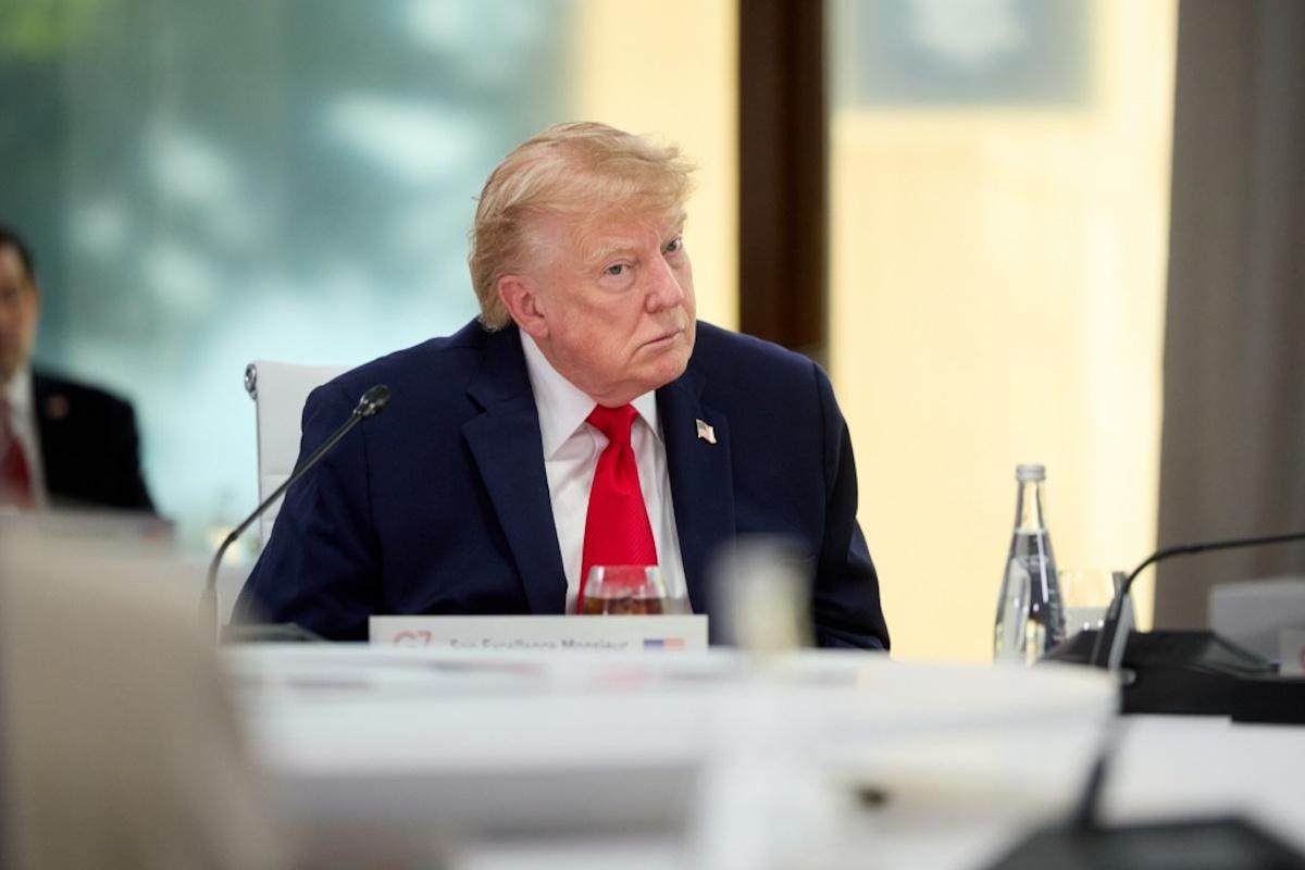 1000 ракет і «47 років»: Трамп відповів на замах погрозами повного знищення Ірану