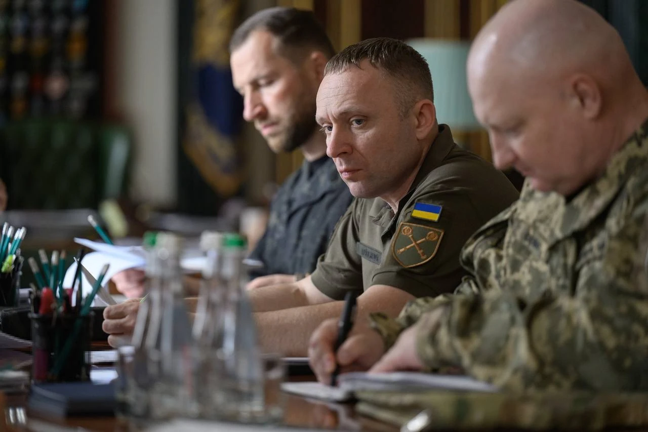 Зеленський після наради з військовими заявив про оновлення переліку цілей у Росії