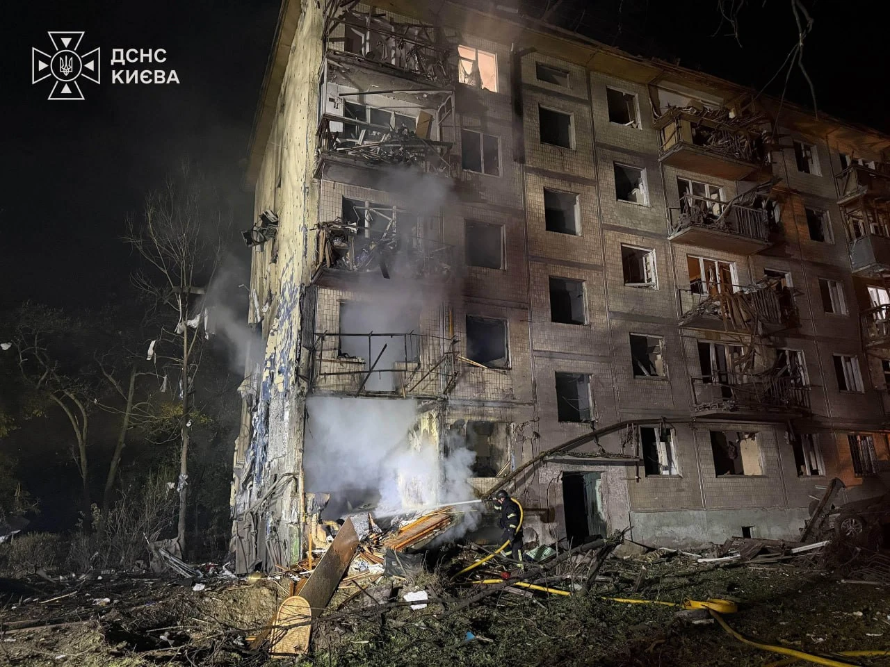 Хто відповідає за наслідки удару по Києву: ролі ДСНС, поліції та влади