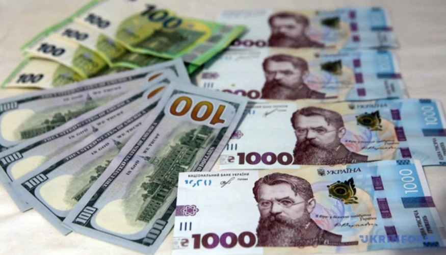 Гривна на 23 жовтня: НБУ підвищив курс долара та знизив курс євро